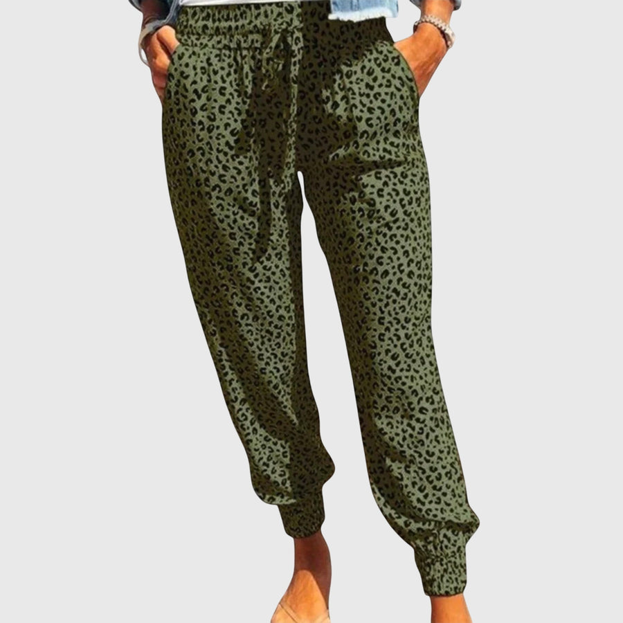 How to Wear Wide-Leg Pants: A Guide for Every Height and Shape