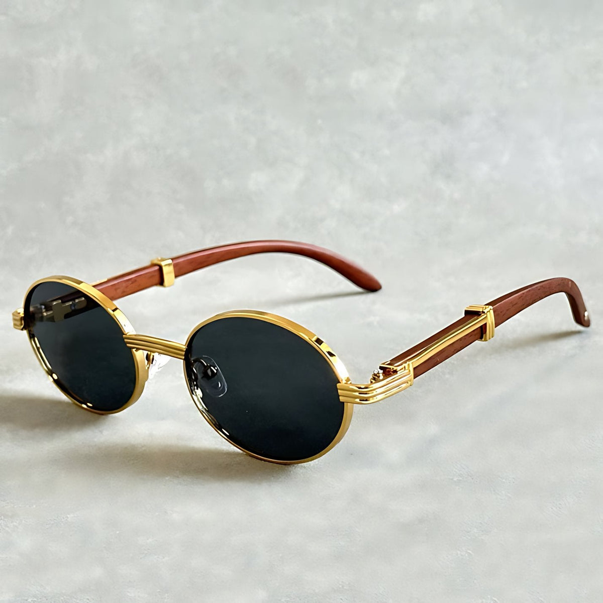 Men's Round Gold Frame Sunglasses - UV400 Protection - Black