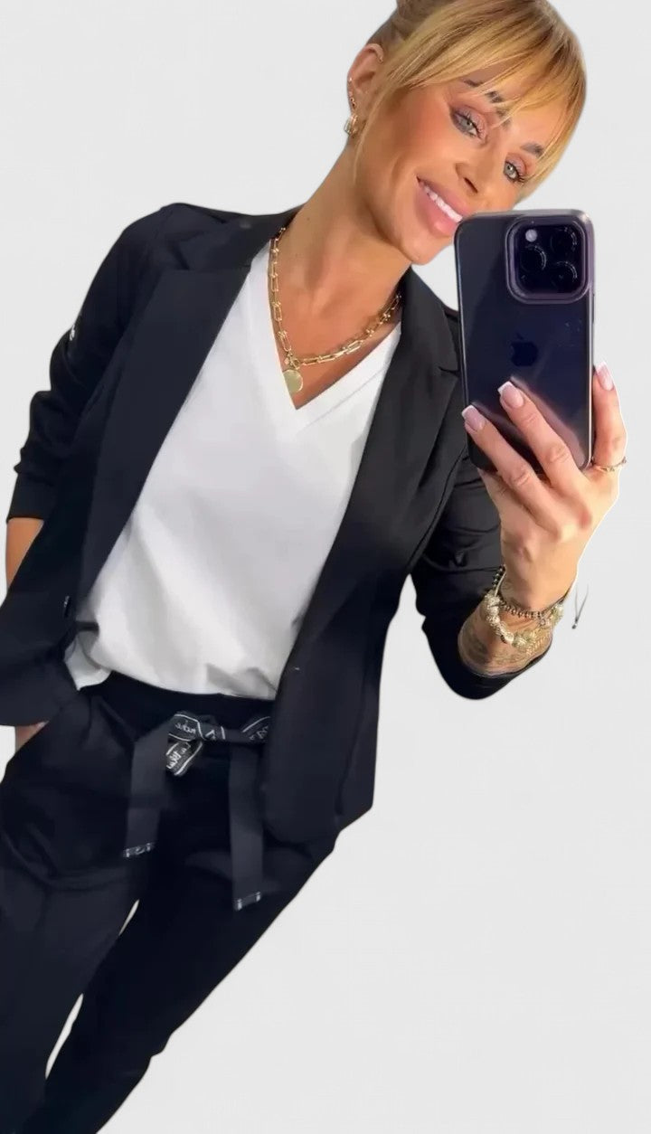 Women's Blazer and Jogger Set - Elegant Two-Piece | Autumn - Black