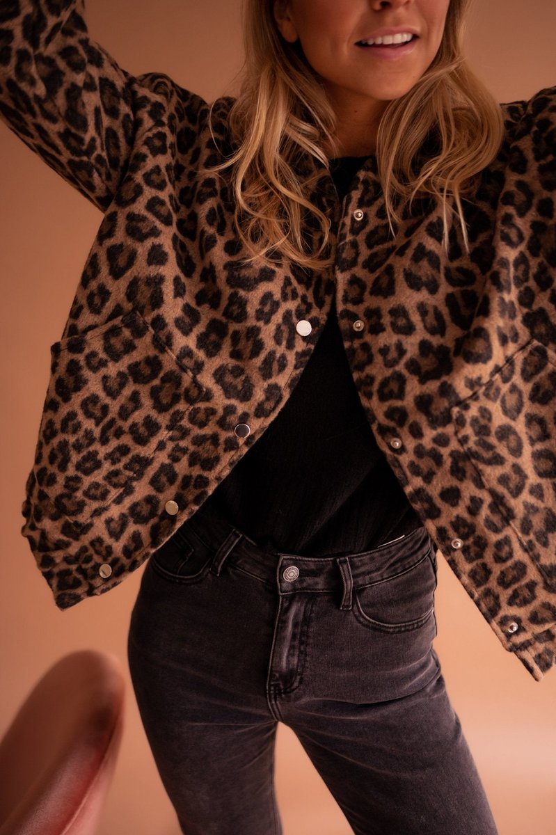 Women's Oversized Leopard Print Quilted Jacket - Snap Button | Autumn