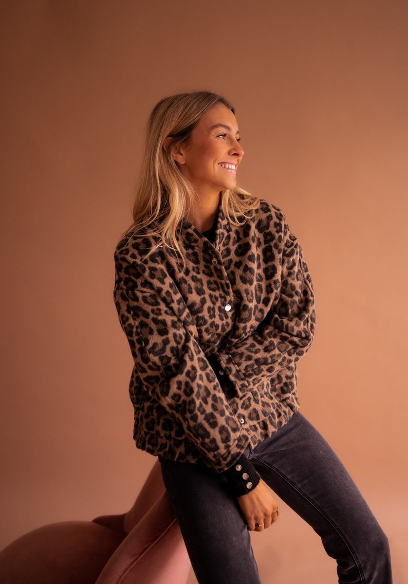 Women's Oversized Leopard Print Quilted Jacket - Snap Button | Autumn