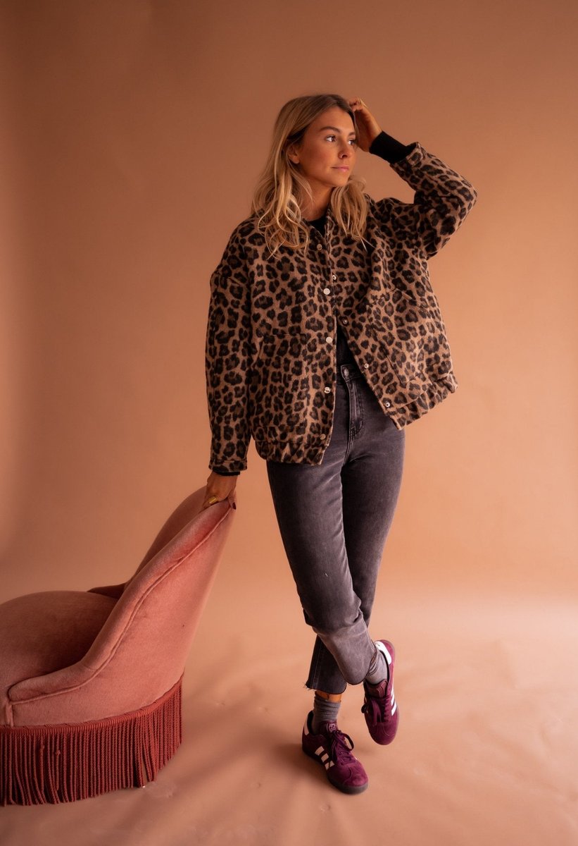 Women's Oversized Leopard Print Quilted Jacket - Snap Button | Autumn