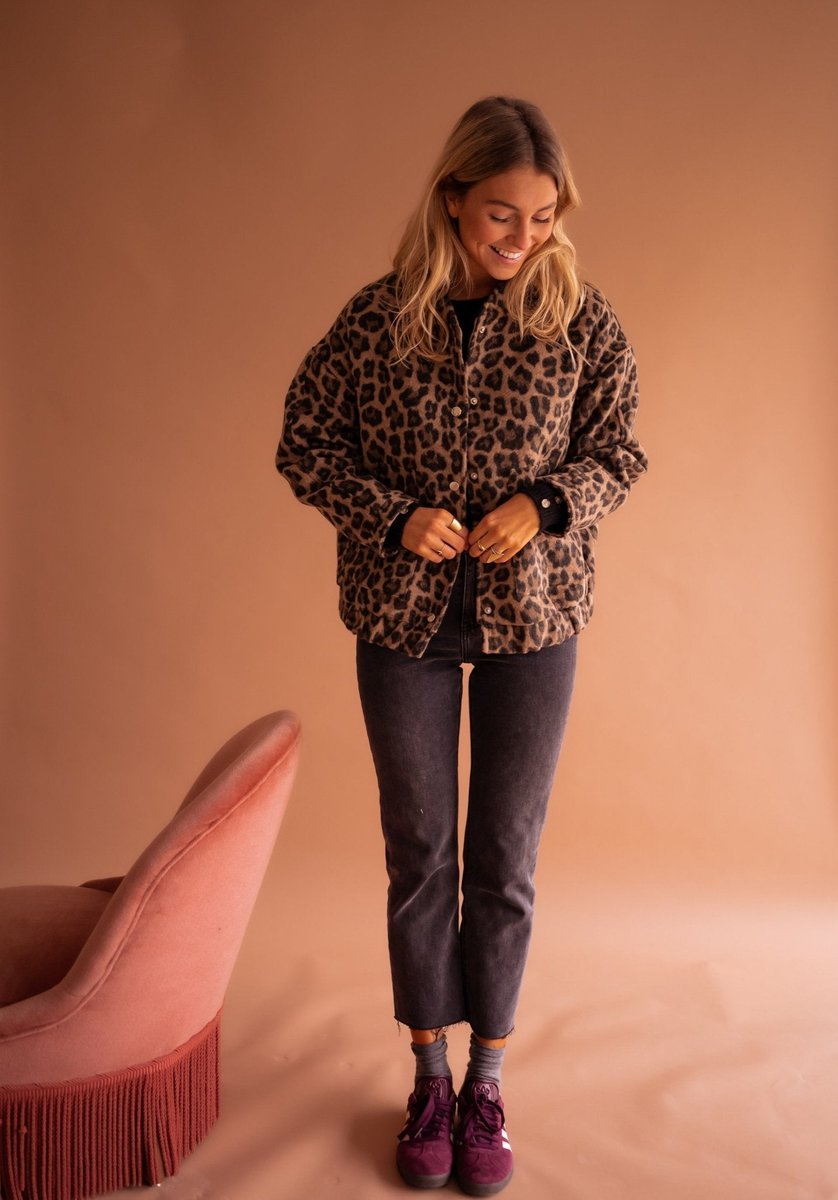 Women's Oversized Leopard Print Quilted Jacket - Snap Button | Autumn