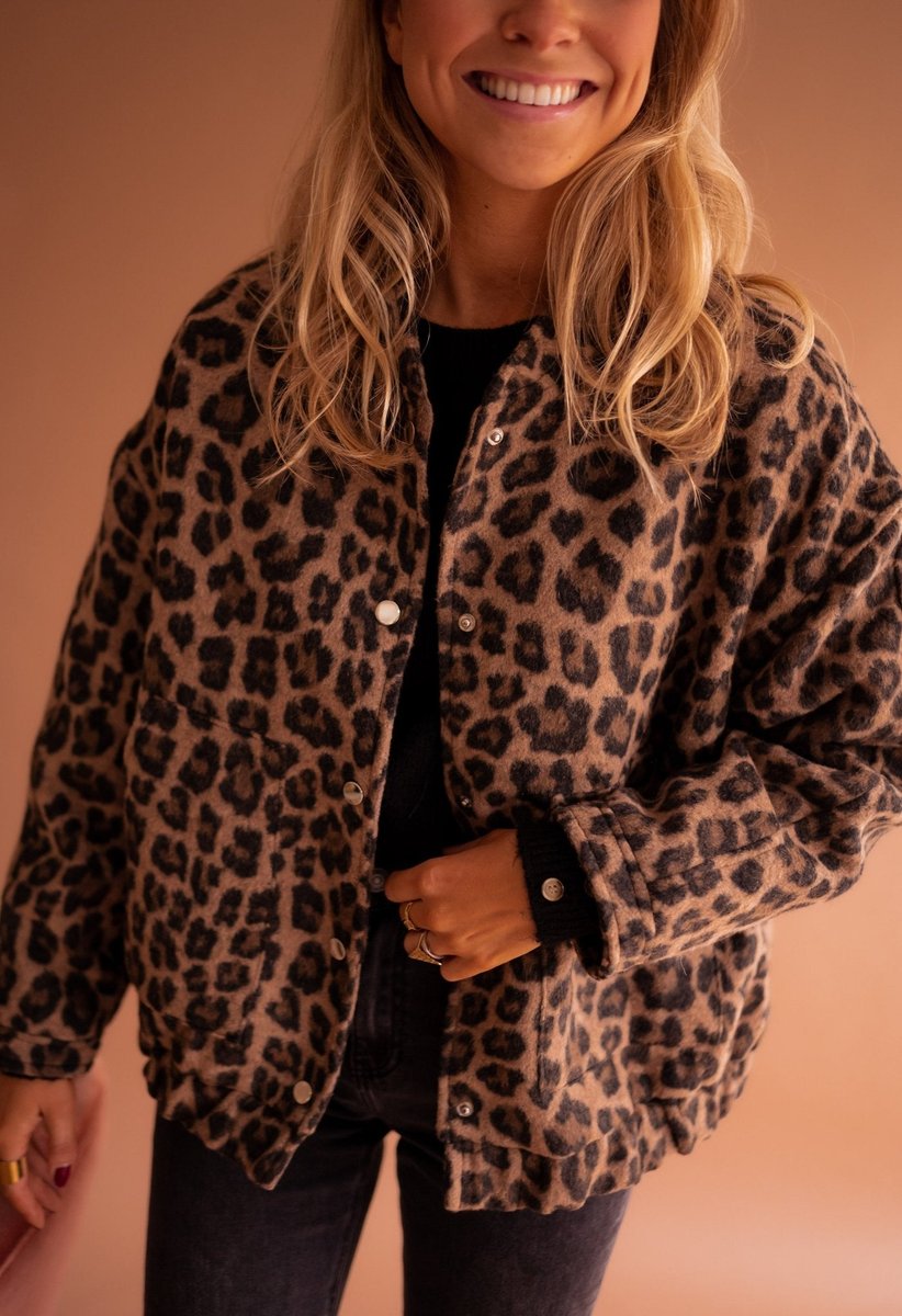 Women's Oversized Leopard Print Quilted Jacket - Snap Button | Autumn - Leopard