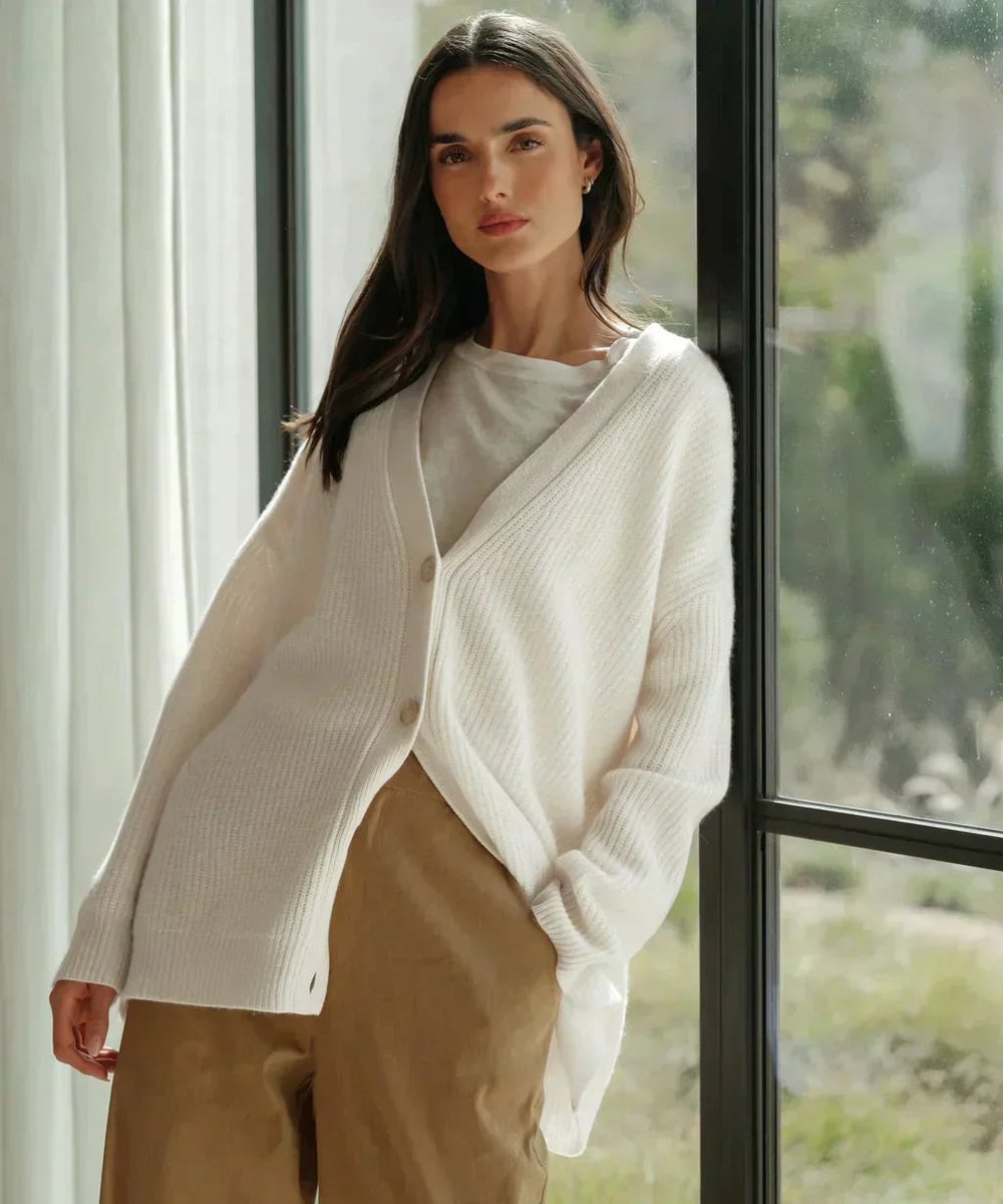 Women's Relaxed-Fit V-Neck Cashmere Cardigan - Button-Front | Autumn - White