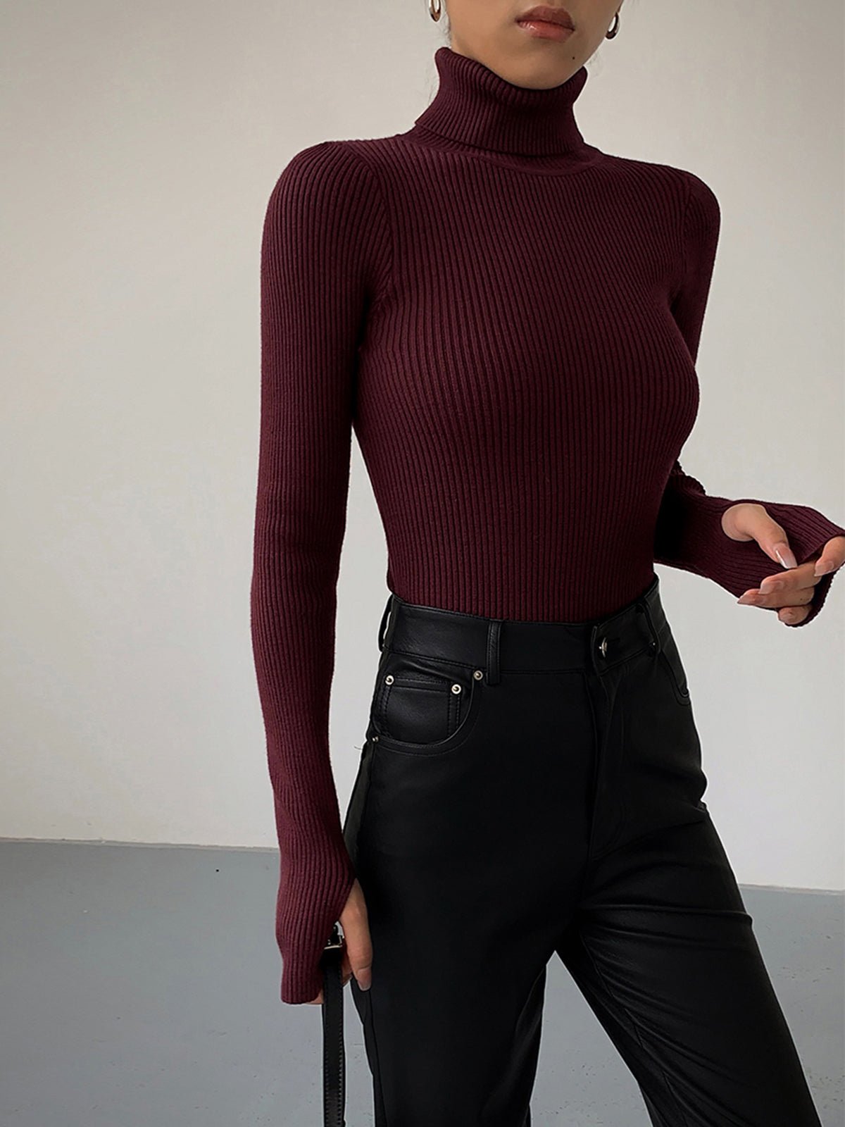 Women's Ribbed Turtleneck Lightweight Knit Sweater | Autumn